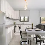 Appartement Antoneli Grove *