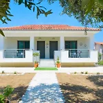 Appartement Antoneli Grove *